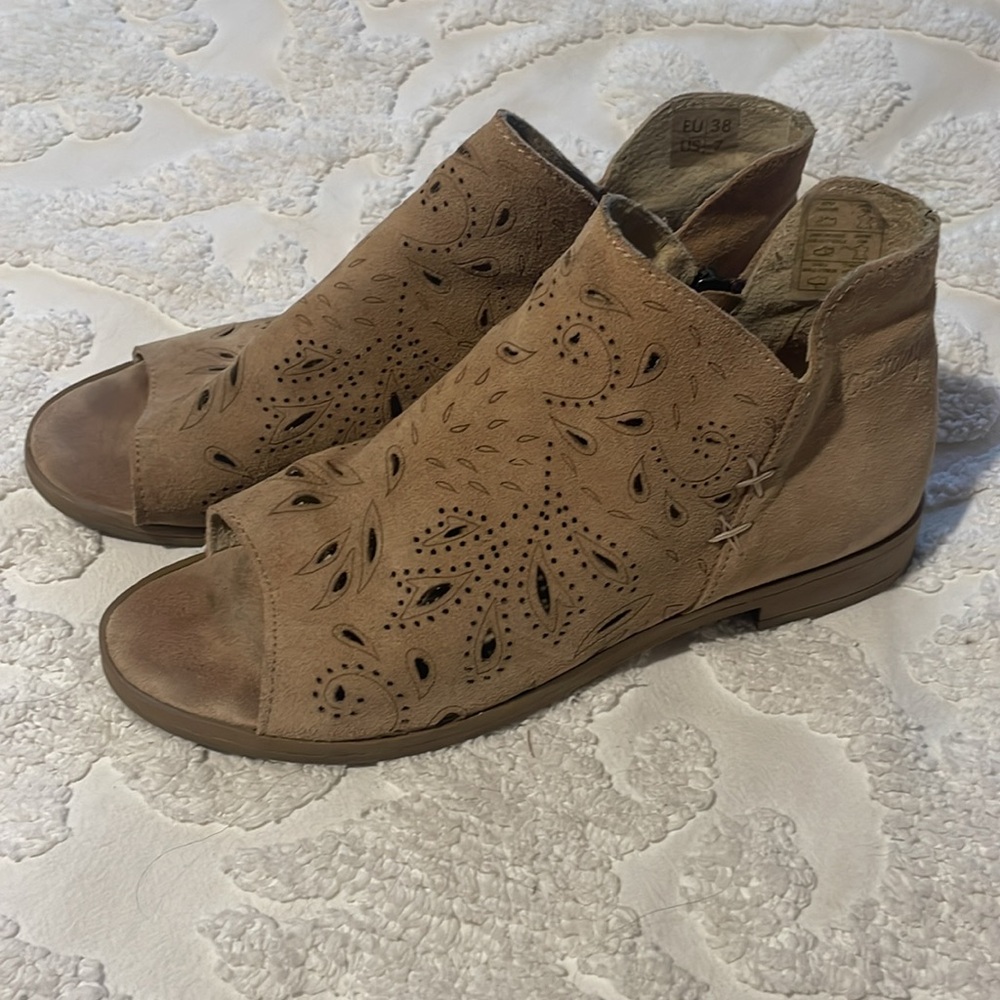 Fall Sandal - Picture 5 of 6